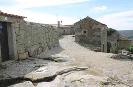 Castelo Bom, una atalaya medieval junto al río Coa Algunas casas típicas de Castelo Bom