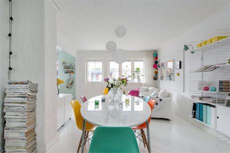 decoracion-piso-nordico-blanco-colores-vivos