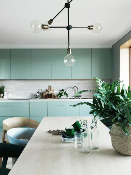 Vuelven los colores intensos. Decoracion monocromatica cocina verde