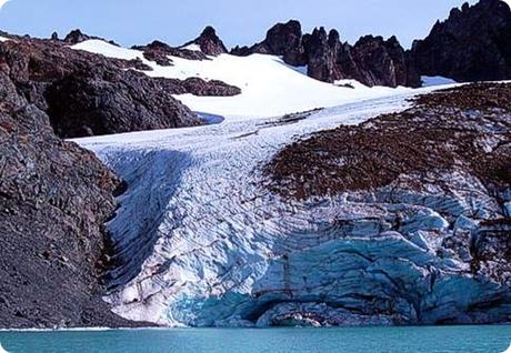 El refugio del Hielo Azul (El Bolsón) se encuentra ubicado en uno de los más bellos parajes de la comarca.