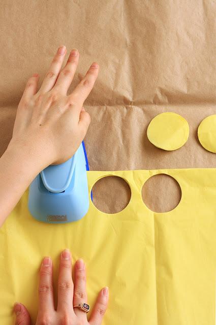 Como hacer pompones para decorar cupcakes Como hacer pompones para decorar cupcakes