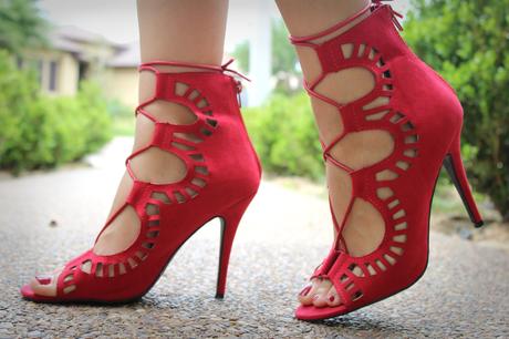 Ponle un toque de picante a tus looks con los tacones lace-up que se vienen Ponle un toque de picante a tus looks con los tacones lace-up que se vienen