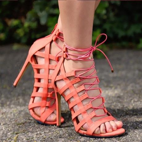 Ponle un toque de picante a tus looks con los tacones lace-up que se vienen Ponle un toque de picante a tus looks con los tacones lace-up que se vienen