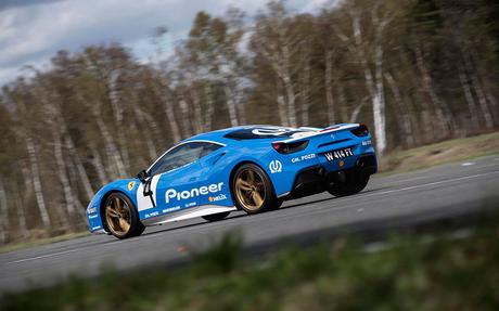 Ferrari 488 GTB de Tailor Made. Otro guiño a lo retro Ferrari 488 GTB de Tailor Made. Otro guiño a lo retro