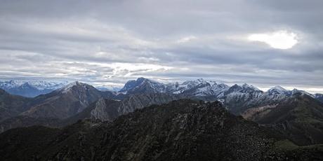 Pico Facéu desde Omedal Pico Facéu desde Omedal