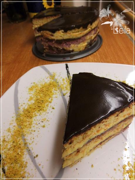Tarta opera con muselina de pistachos y ganache de cerezas Tarta opera con muselina de pistachos y ganache de cerezas