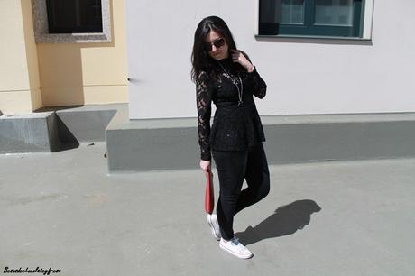 Total black & red Total black & red