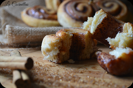 ROLLITOS DE CANELA GLASEADOS