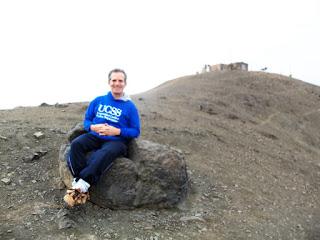 ESTUDIANDO AL PIE DE UN CERRO Valor arqueológico del Cerro Mulería en el nuevo campus de la UCSS