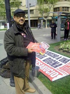 Stop Desahucios y su quema de cartillas de CCM-LIBERBANK en imágenes.