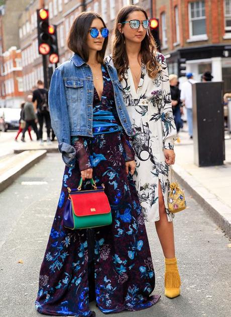 Vestidos envueltos en miles de flores