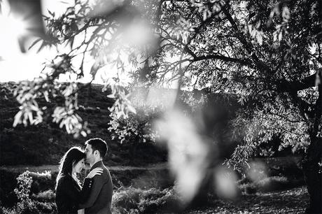 beso-frente-paisaje-sesion-pareja-zaragoza