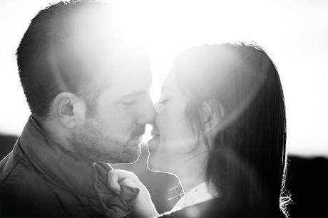 La preboda de Margarita y Victor beso-sol-sesion-pareja-zaragoza