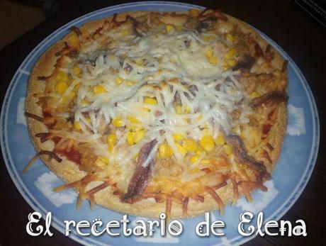 Pizza casera en pan arabe Pizza casera en pan arabe