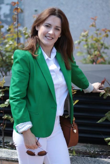 look con blazer verde