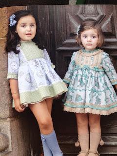 VESTIDO BEBÉ CON UNA FUNDA DE COJÍN DE IKEA VESTIDO BEBÉ CON UNA FUNDA DE COJÍN DE IKEA