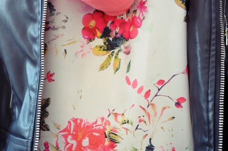 Bolso gris con tachuelas Bolso gris con tachuelas_outfit_mivestidoazul (10)