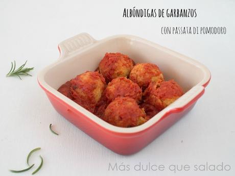 Albóndigas de garbanzos con passata di pomodoro Albóndigas de garbanzos con passata di pomodoro