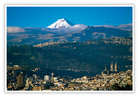 Otra hermosa vista de la ciudad de Quito con el Cotopaxi de fondo - Quito - Ecuador  - SuperPhotoPro