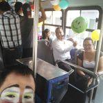 La historia del Chofer de autobús que regala sonrisas La historia del Chofer de autobús que regala sonrisas