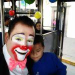 La historia del Chofer de autobús que regala sonrisas La historia del Chofer de autobús que regala sonrisas