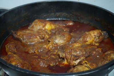 Jamoncitos de pollo al vino tinto Jamoncitos de pollo al vino tinto