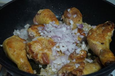 Jamoncitos de pollo al vino tinto Jamoncitos de pollo al vino tinto