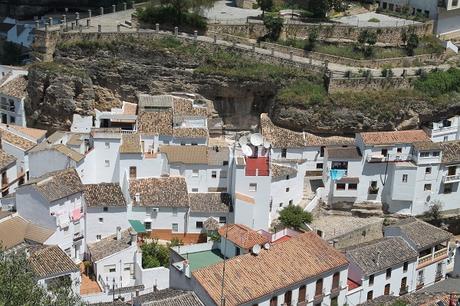 SETENIL DE LAS BODEGAS: LA SEDUCCIÓN COMIENZA POR EL NOMBRE SETENIL DE LAS BODEGAS: LA SEDUCCIÓN COMIENZA POR EL NOMBRE