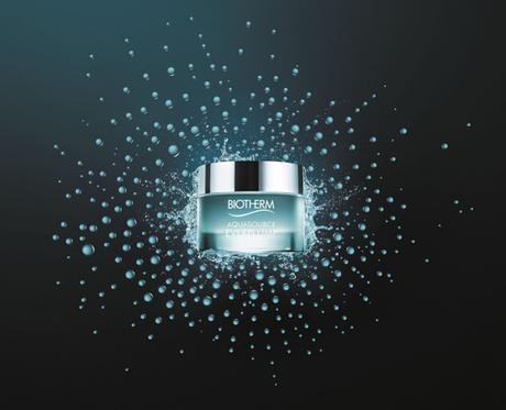 Miles de Microgotas Desvelan el Frescor y la Hidratación de Aquasource Everpulmp Miles de Microgotas Desvelan el Frescor y la Hidratación de Aquasource Everpulmp