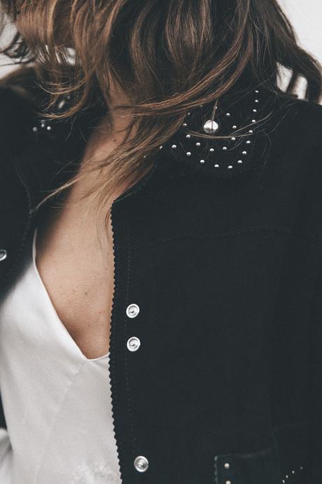 Downtown Sandro_Paris-Suede_Jacket-Citizen_OF_Humanity_Jeans-Raye_Sandals-The_Broad-Downtown_Los_Angeles-Outfit-Street_Style-18