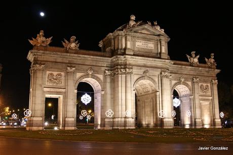 Puerta de Álcalá. Navidad Madrid se llena de luz en Navidad