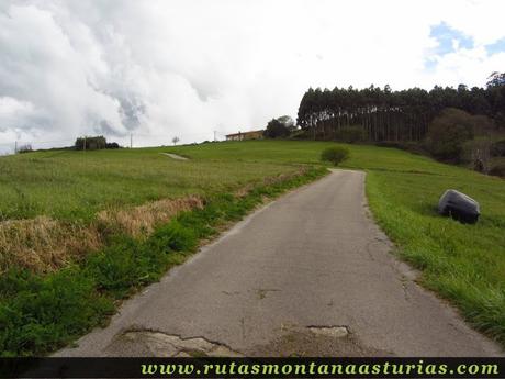 Carretera a La Menudera en Corvera Carretera a La Menudera en Corvera