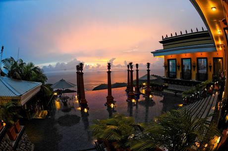 Disfrutad de vuestra boda con vistas al Pacífico en el Hotel Villa Caletas en Costa Rica