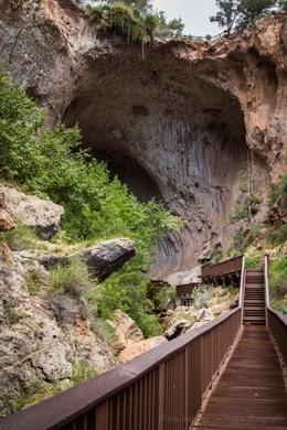 El puente natural de travertino más grande del mundo El puente natural de travertino más grande del mundo
