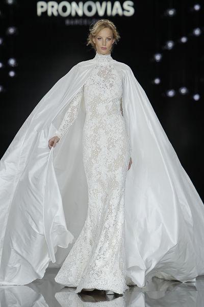 Vestido de novia Pronovias 2017 - Foto: Barcelona Bridal Fashion Week