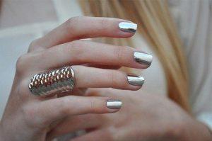 Tendencias en uñas primavera verano 2016 manicura en tonos metalicos