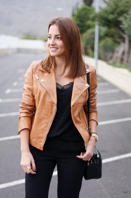 Negro con un toque camel Negro con un toque camel