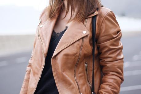 Negro con un toque camel Negro con un toque camel