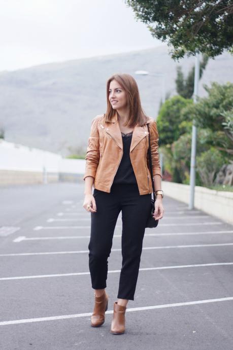 Negro con un toque camel Negro con un toque camel