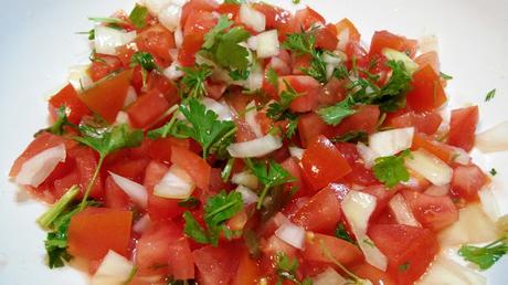 Tostadas con aguacate y pico de gallo