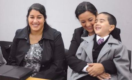 Argentina. Dos mamás legales para Julian. 1462483732024