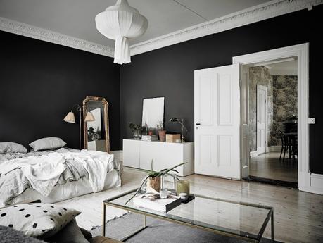 salón negro estilo nórdico blanco y negro estilo escandinavo Elegantes paredes negras decoración salones decoración pisos pequeños decoracion dormitorios blog decoración nórdica 