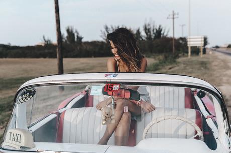 On the Road To Varadero Cuba-Varadero-Vintage_Car-Silver_Dress-Floral_Scarf-Isabel_Marant_Sandals-Outfit-COllage_On_The_Road-67