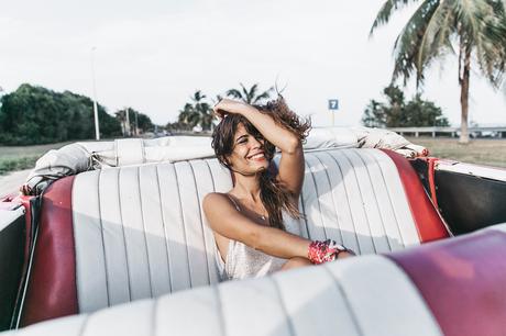 On the Road To Varadero Cuba-Varadero-Vintage_Car-Silver_Dress-Floral_Scarf-Isabel_Marant_Sandals-Outfit-COllage_On_The_Road-75
