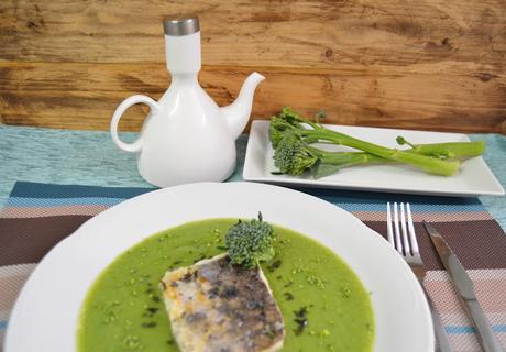 MERLUZA CON SALSA DE BIMI MERLUZA CON SALSA DE BIMI