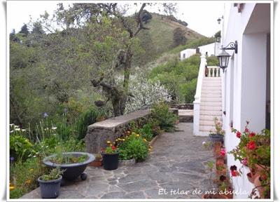 PERCHA DECORADA casa rural 