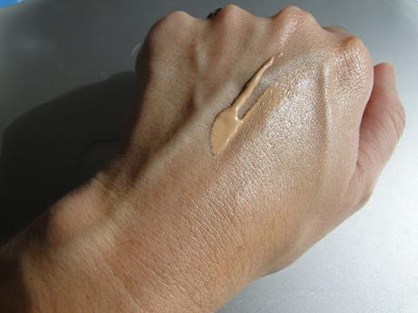 Anthelios XL Anti Brillos, alta protección con color. Anthelios XL Anti Brillos, alta protección con color.