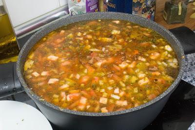 Redondo de ternera en salsa de verduras con patatas al horno Redondo de ternera en salsa de verduras con patatas al horno