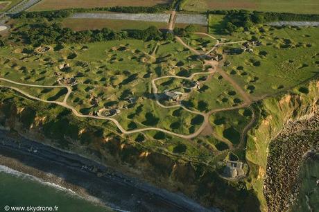 Los cráteres aun visibles de Pointe du Hoc, Normandía. Pointe du Hoc