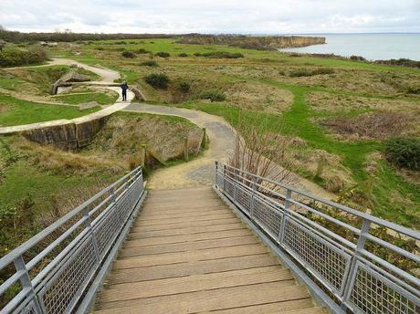 Los cráteres aun visibles de Pointe du Hoc, Normandía. Pointe du Hoc